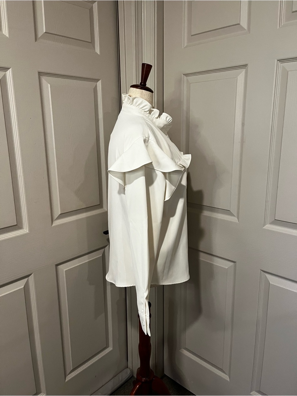 SSYS The Label White Blouse With Ruffles Size XL - Picture 3 of 7
